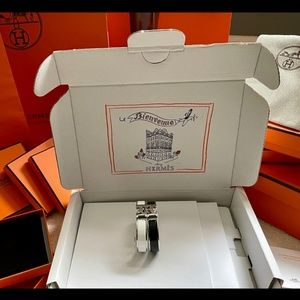 SOLD 🔴 Authentic ✨ Hermès, white enamel, silver tone, click H bracelet.  Small